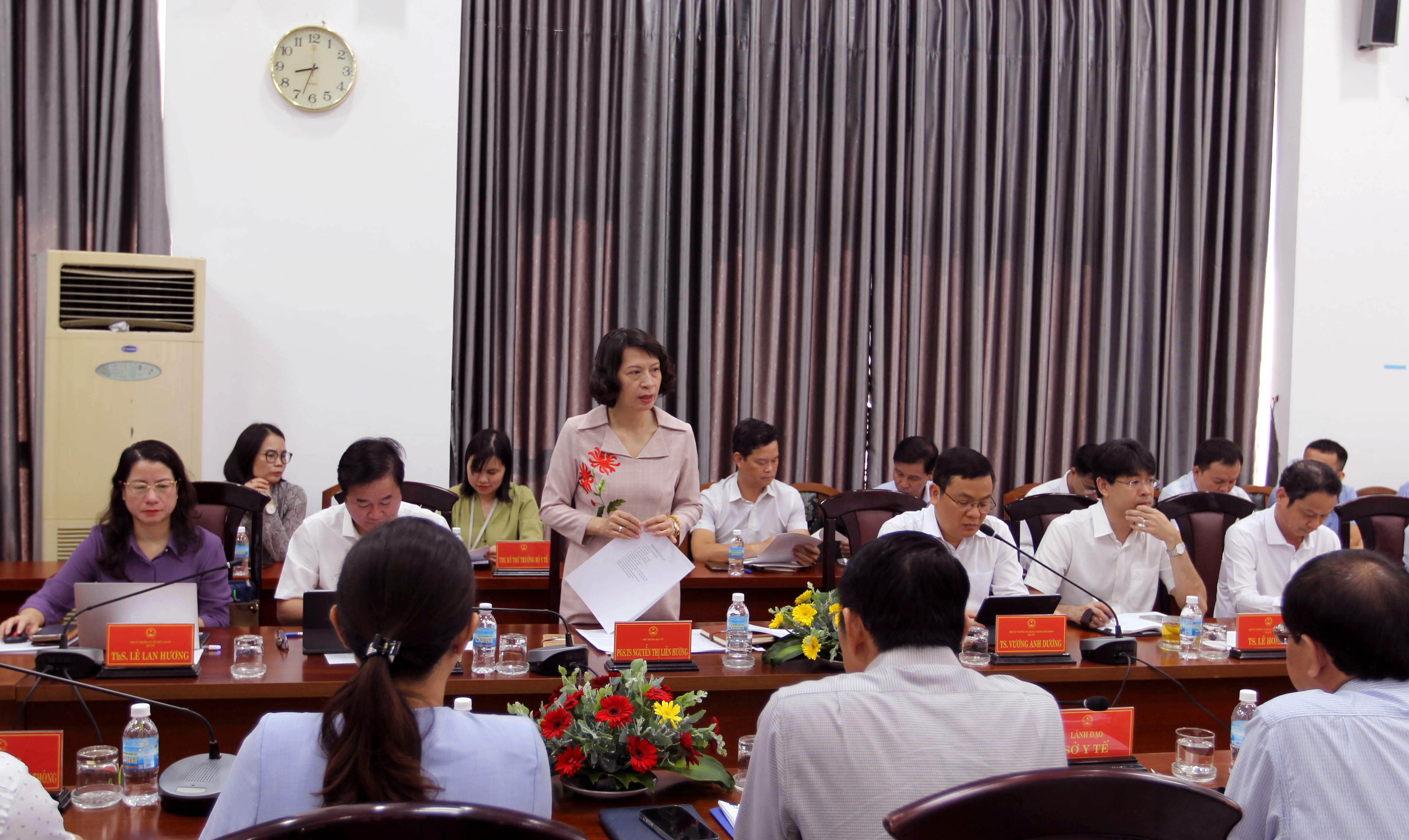 Thứ trưởng Bộ Y tế làm việc với tỉnh Khánh Hòa về tình hình sốt rét